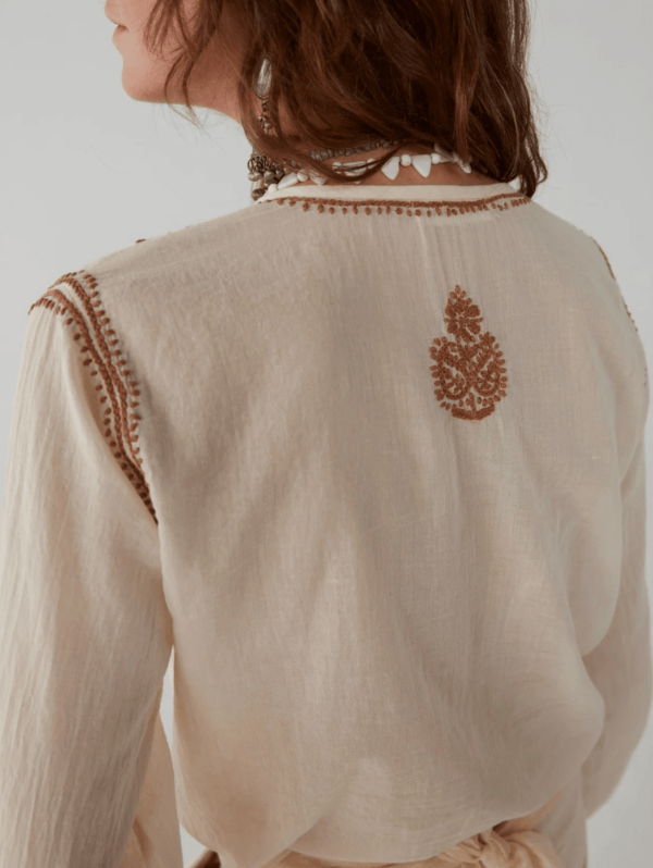 Maison Hotel Amrita blouse