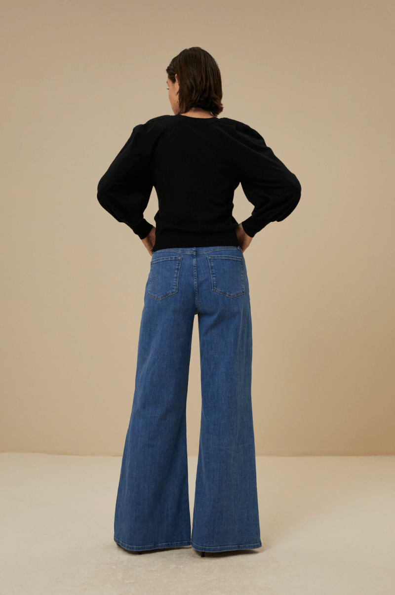 By-Bar Lore pullover