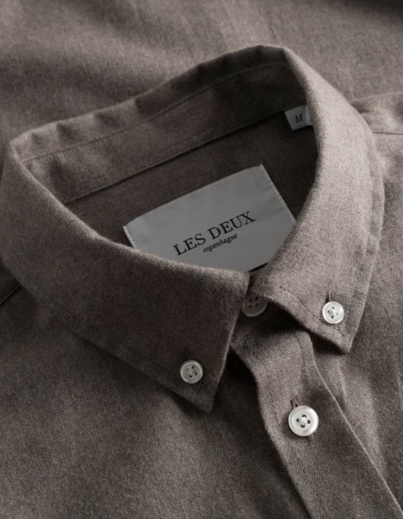 Les Deux Desert shirt