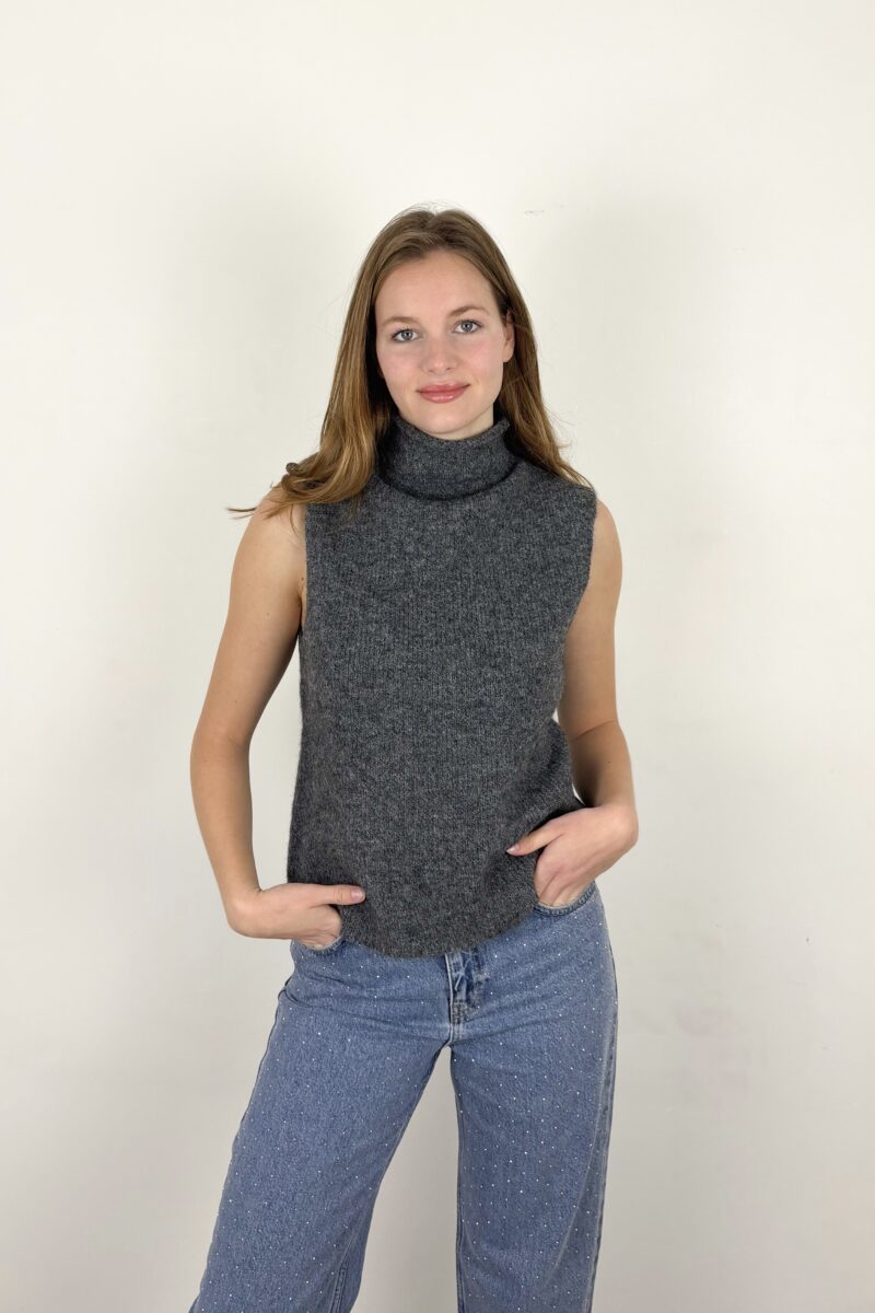 Neo noir Odelia knit top