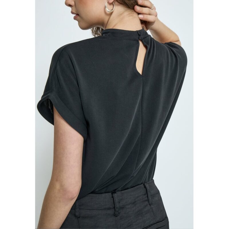 Minus Mavelyn modal top