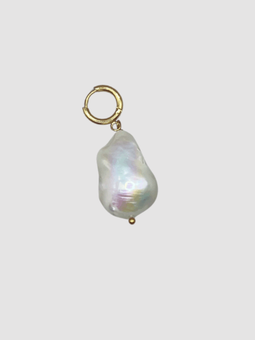 Bonnie Baroque pearl pendant