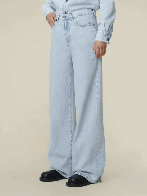 Lois Skater loose snow bleach
