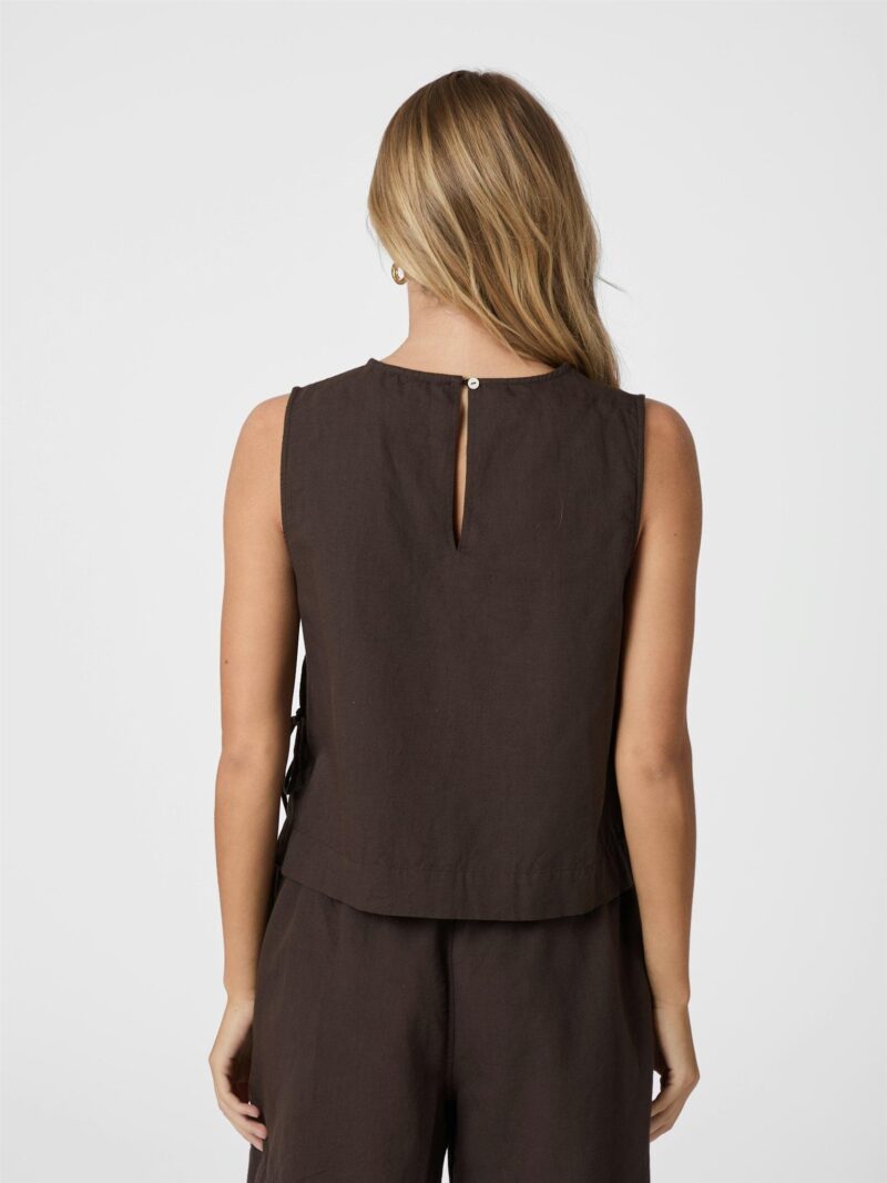 Neo Noir Svetlana linen top