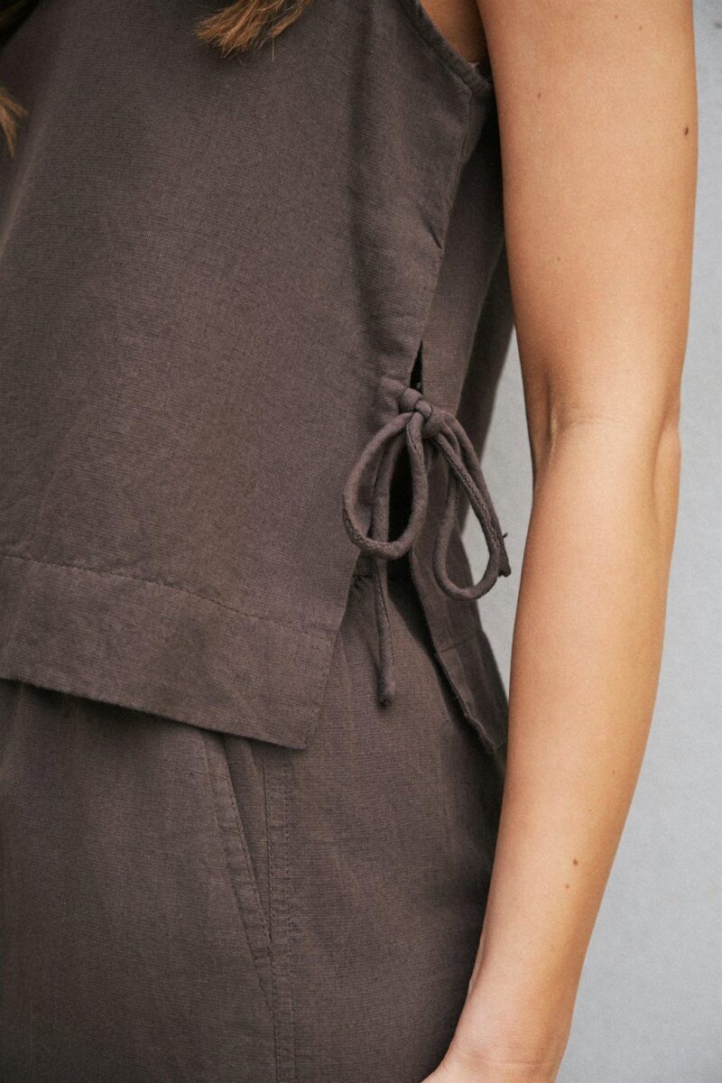 Neo Noir Svetlana linen top