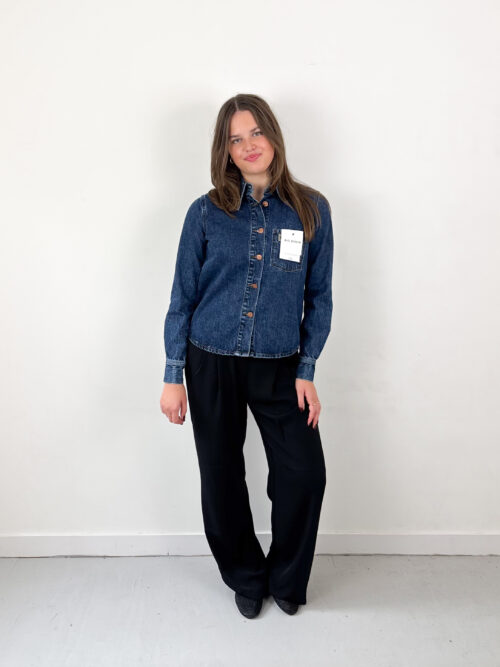 Lois Isa dark shirt Lois Isa dark shirt