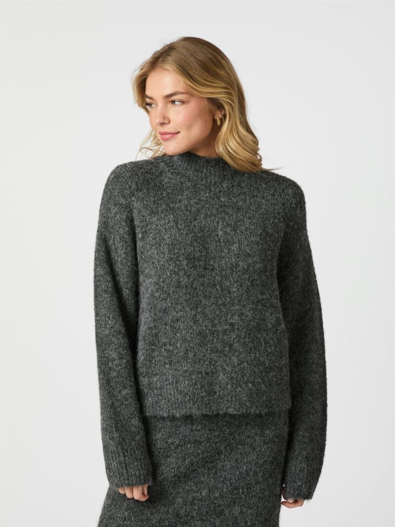 Neo Noir Paulina fluffy knit