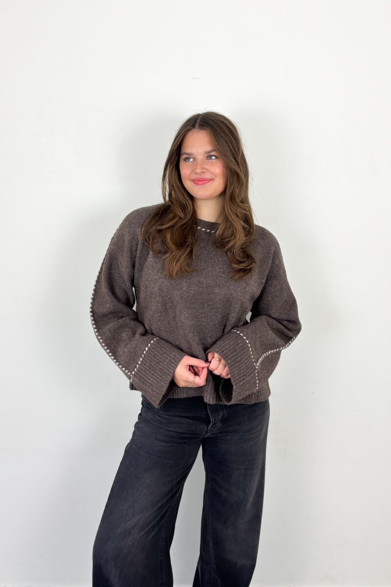 Neo Noir Roeme knit stitch