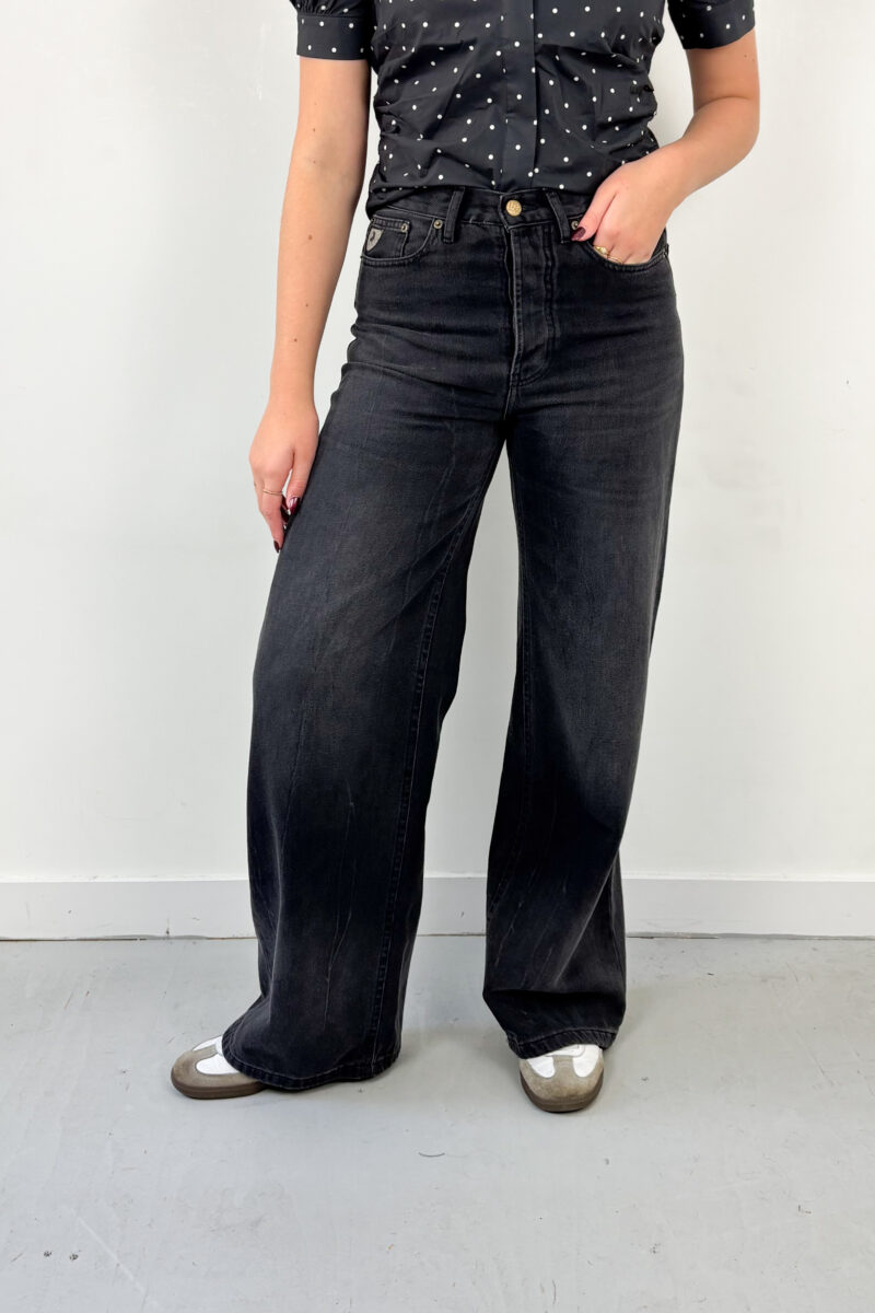 Lois Skater loose black stone