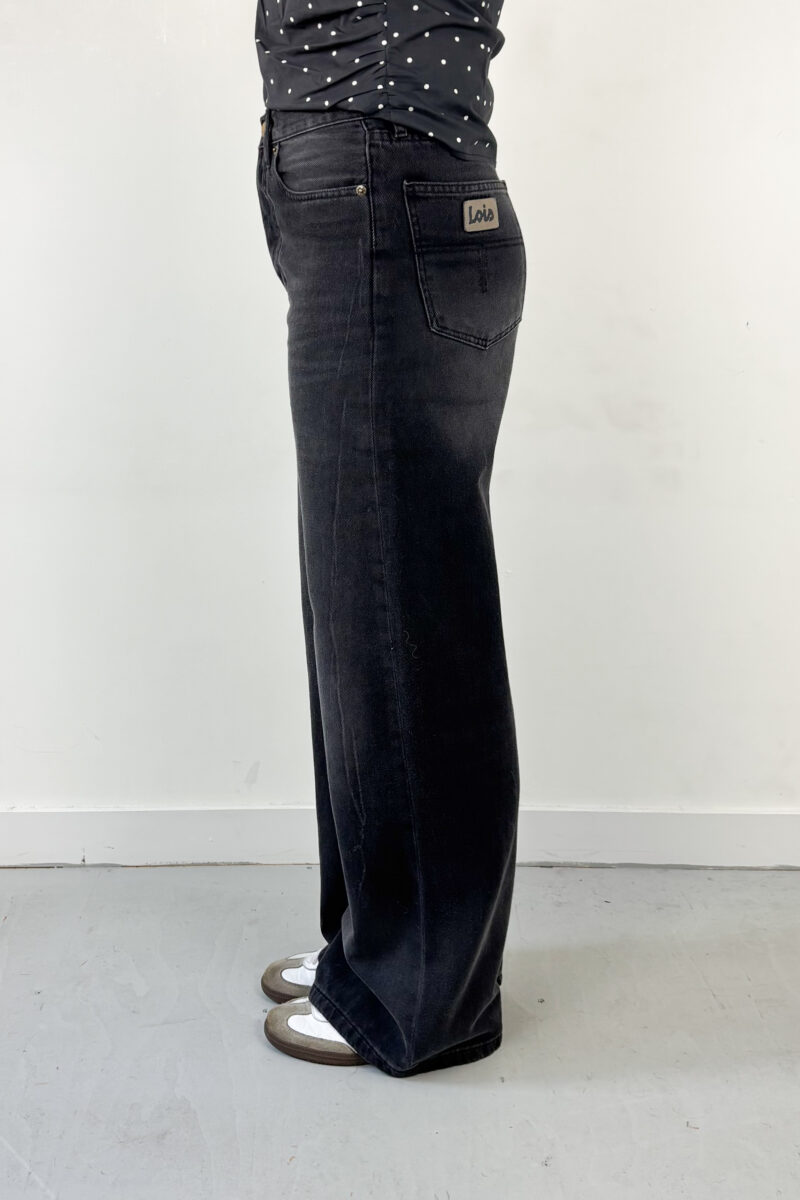 Lois Skater loose black stone