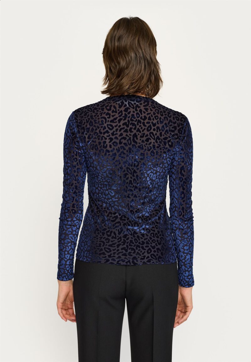 Soft Rebels Zaria ls top