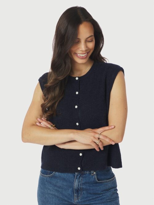 Neo Noir Everest knit vest