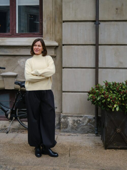 Neo Noir Paulina knit