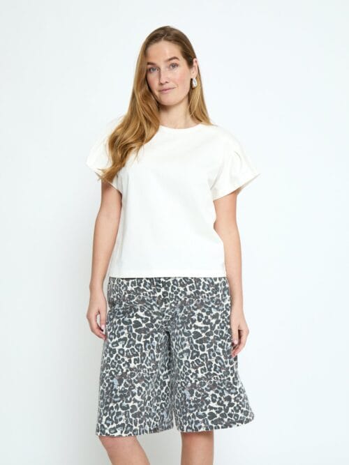 Peppercorn Oxa gots shirt