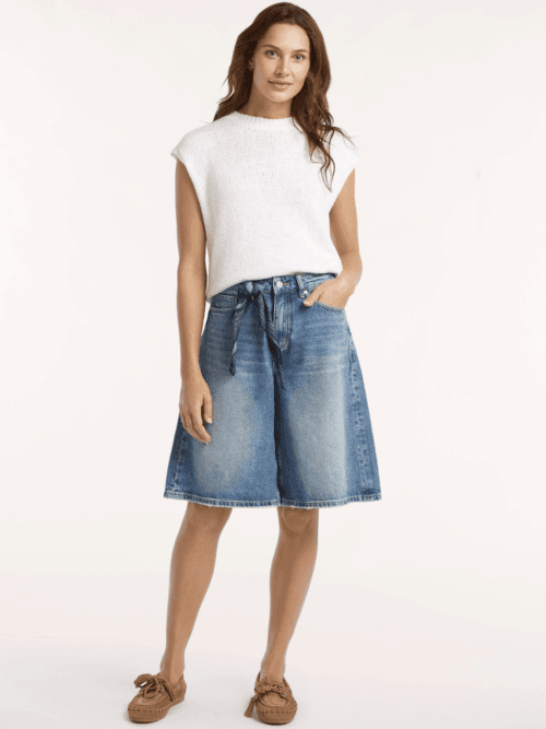 Circle of Trust Dae short Circle of Trust Dae short